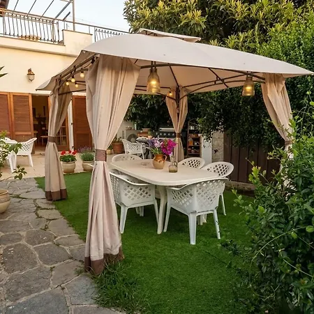 Il Tulipano Free Private Parking Bed & Breakfast 3*